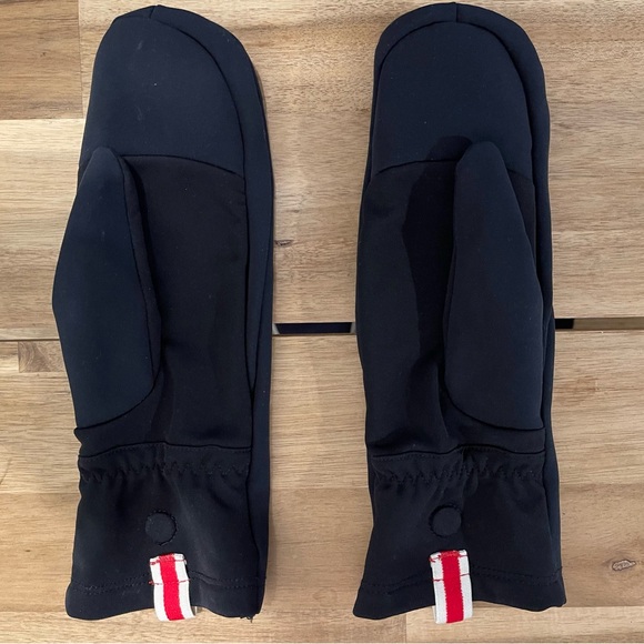 Tracksmith Convertible Running Mittens/Gloves (S/M) | Gold Hare Logo | Magnetic - Picture 3 of 5